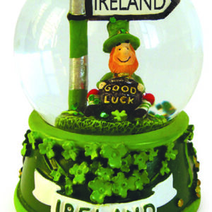 **65Mm Ireland Leprechaun Signpost Waterball